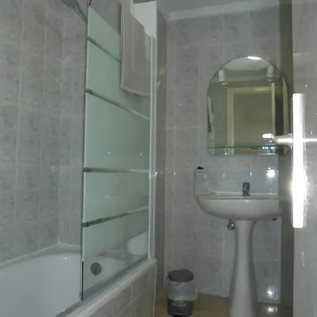 Front Line - 2 Bedroom & 2 Bathrooms