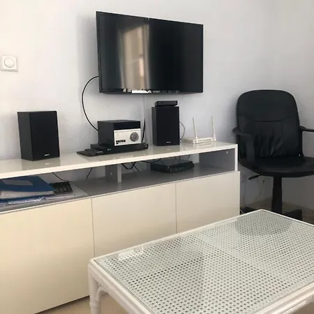 Front Line - 2 Bedroom & 2 Bathrooms