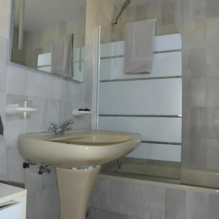 Front Line - 2 Bedroom & 2 Bathrooms Daire *