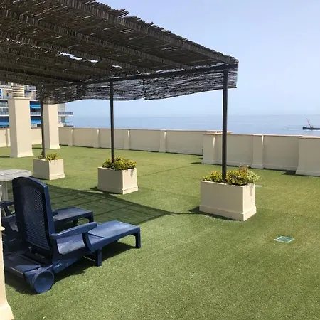 Front Line - 2 Bedroom & 2 Bathrooms דירה *