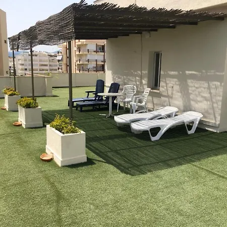 Front Line - 2 Bedroom & 2 Bathrooms Apartment