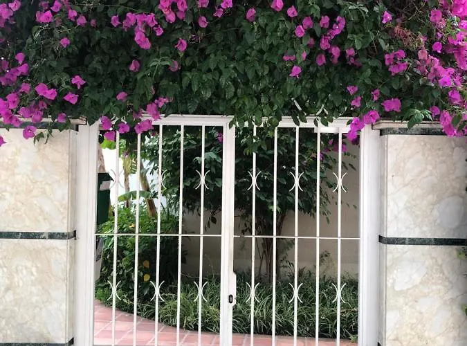 Front Line - 2 Bedroom & 2 Bathrooms * Marbella