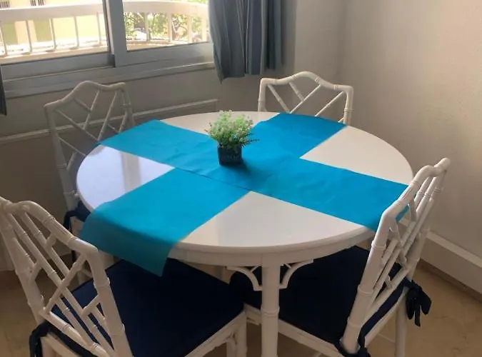 Front Line - 2 Bedroom & 2 Bathrooms *