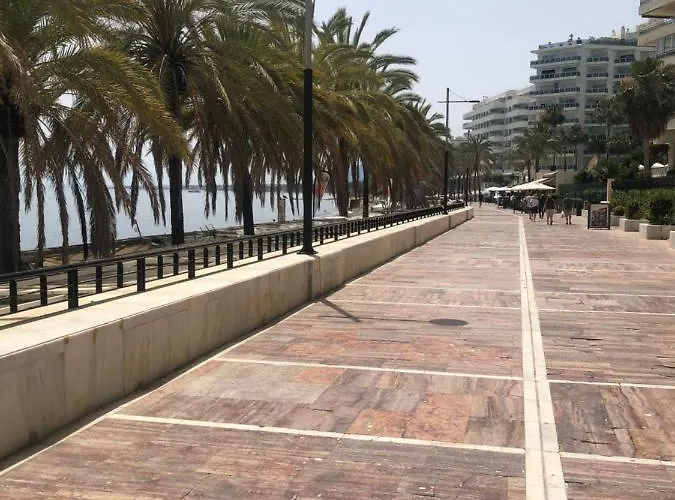 Front Line - 2 Bedroom & 2 Bathrooms