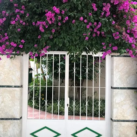Front Line - 2 Bedroom & 2 Bathrooms * Marbellac