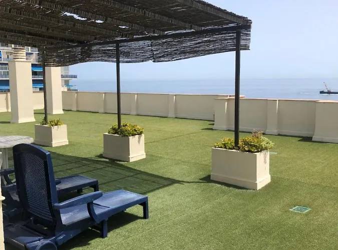 Front Line - 2 Bedroom & 2 Bathrooms Apartmán *