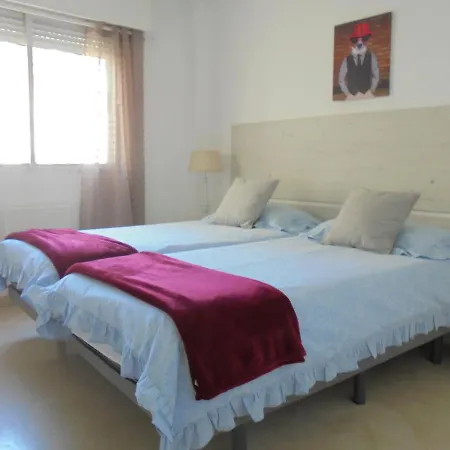 Front Line - 2 Bedroom & 2 Bathrooms Apartment *