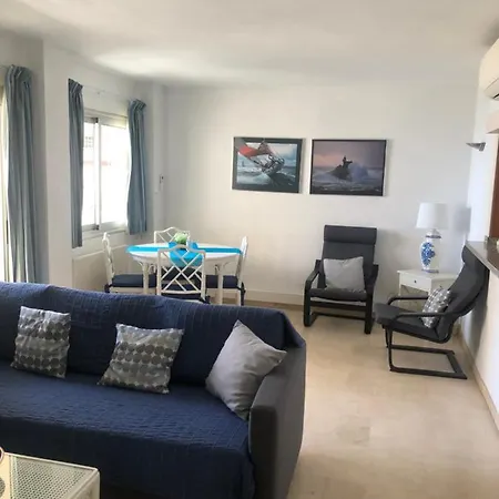 Front Line - 2 Bedroom & 2 Bathrooms *