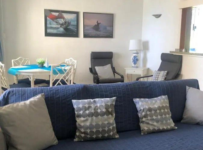 Front Line - 2 Bedroom & 2 Bathrooms Daire